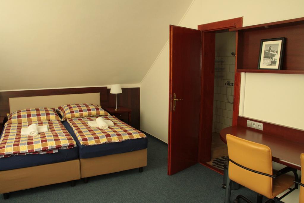 Pension & Restaurace Na Rychte Prague Chambre photo